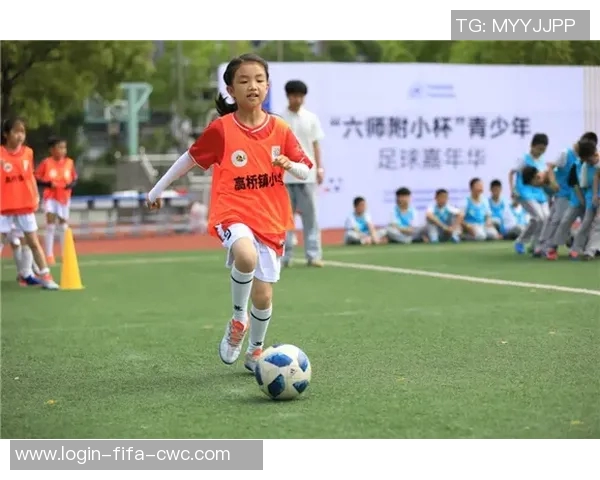 少年足球梦追逐的卡通世界与友情的力量